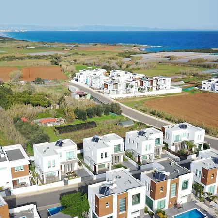 Villa Caren Paralimni Bagian luar foto