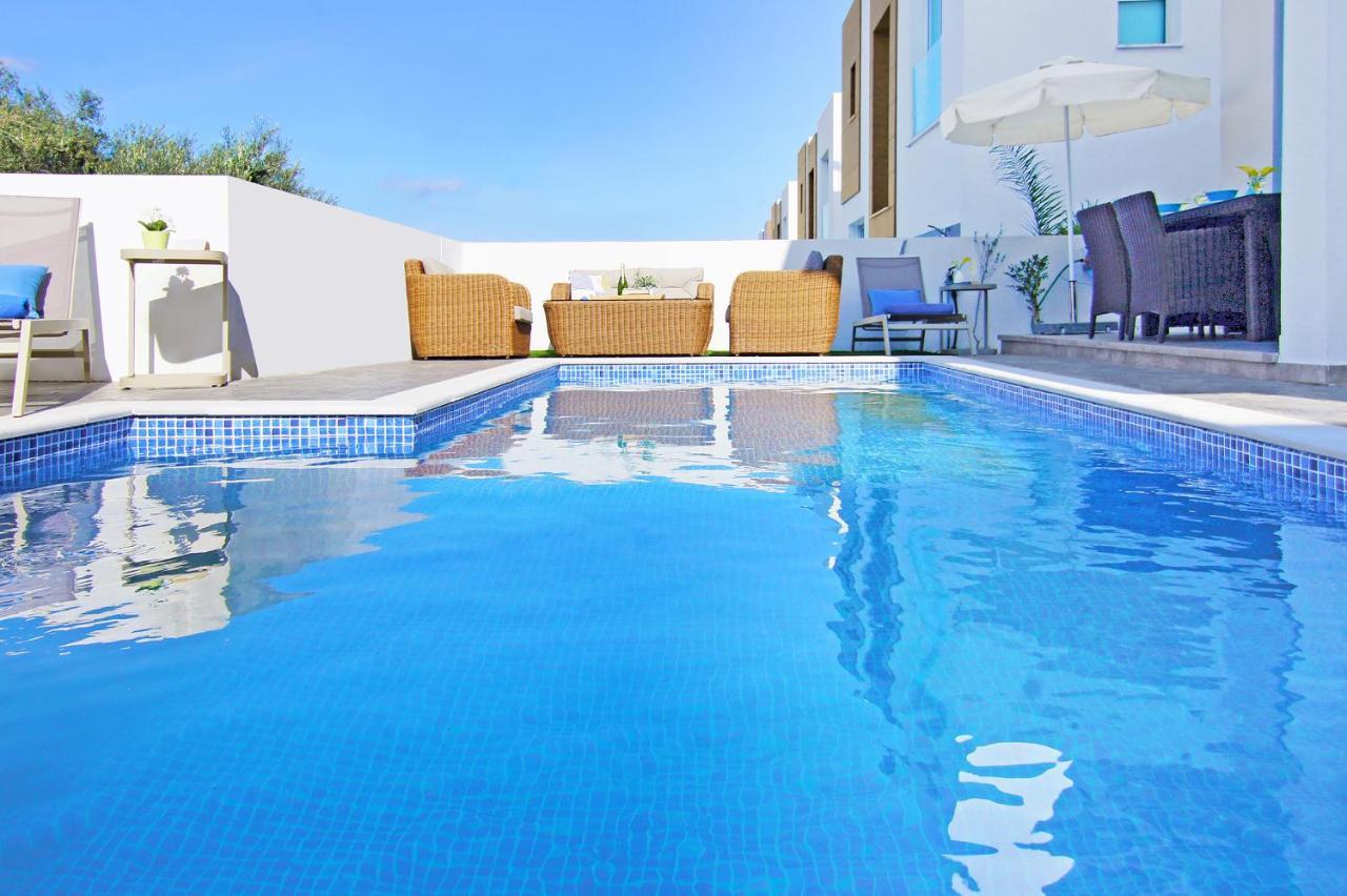 Villa Caren Paralimni Bagian luar foto
