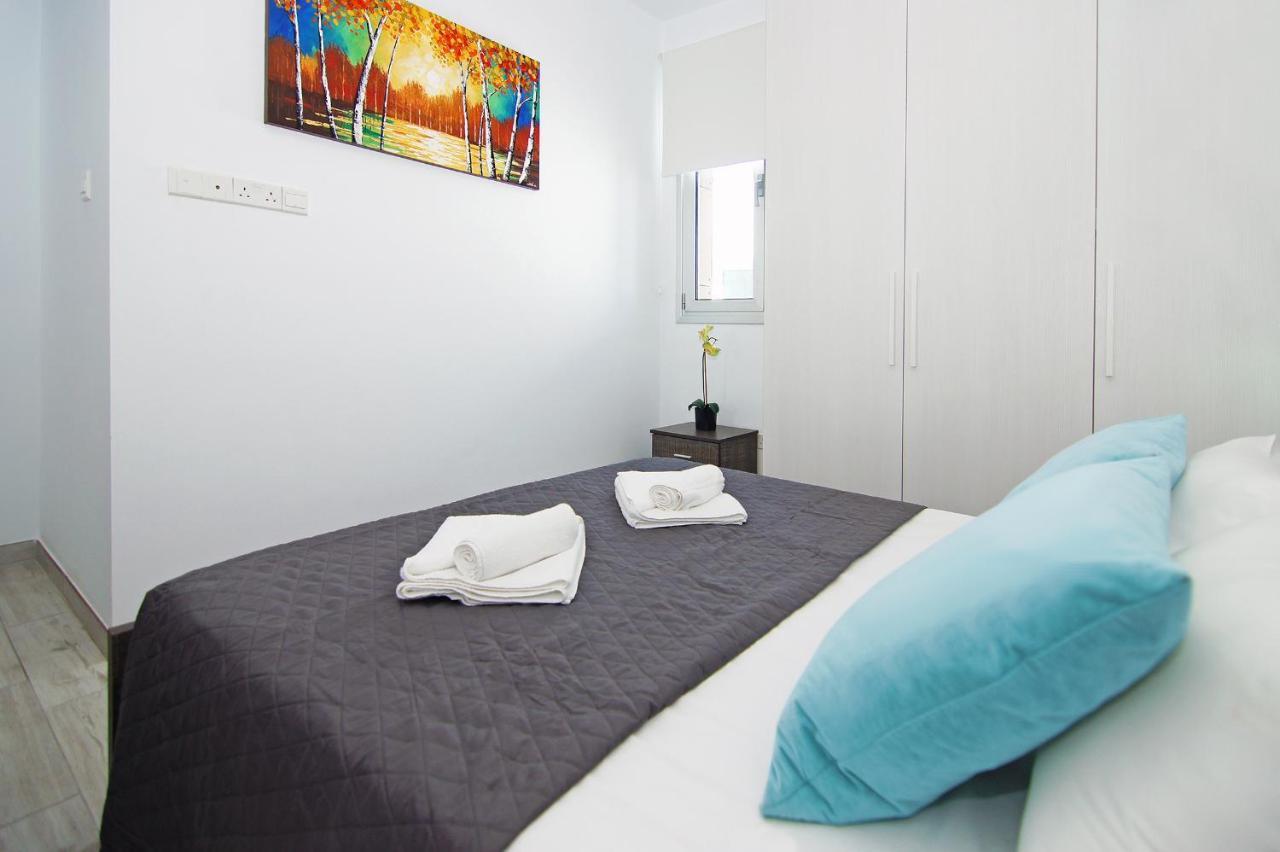 Villa Caren Paralimni Bagian luar foto