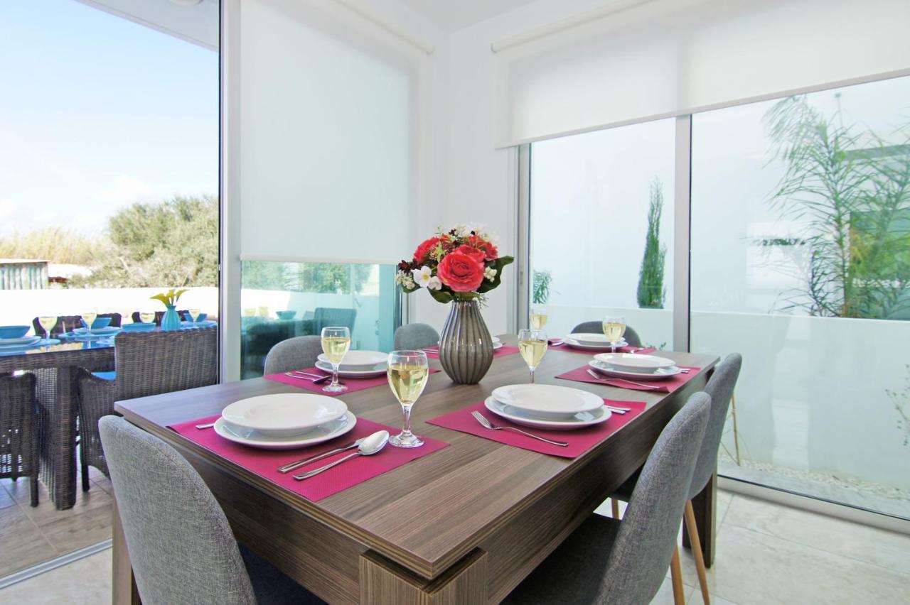 Villa Caren Paralimni Bagian luar foto