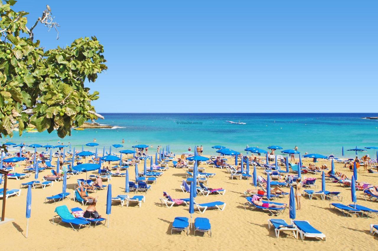 Villa Caren Paralimni Bagian luar foto