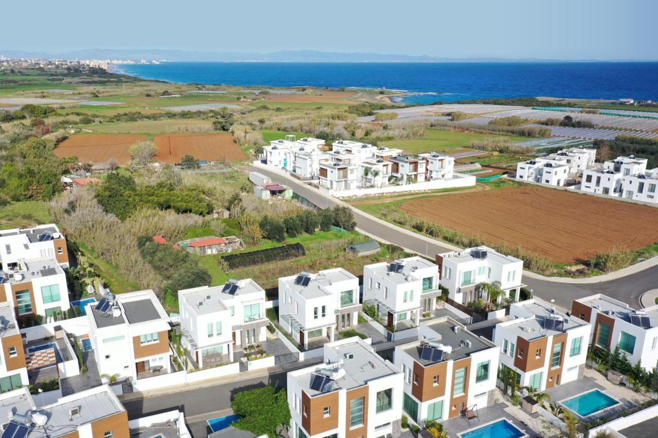 Villa Caren Paralimni Bagian luar foto